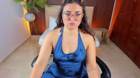 Snapshot of lilly_ass chatting on February 2025 03:53:02 PM L I L L Y online show from February 2025 03:53:02 PM