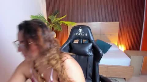 Snapshot of lilly_ass chatting on February 2025 03:09:01 PM L I L L Y online show from February 2025 03:09:01 PM