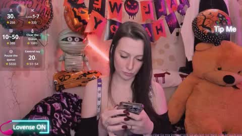 Lilly  online show from October 2025 07:03:01 PM