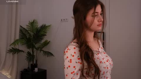 Lilly Colins online show from January 2025 05:59:01 PM