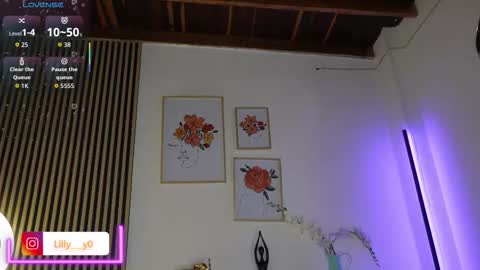 Sofia online show from September 2025 12:09:01 PM