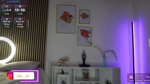 Sofia online show from September 2025 12:10:02 PM