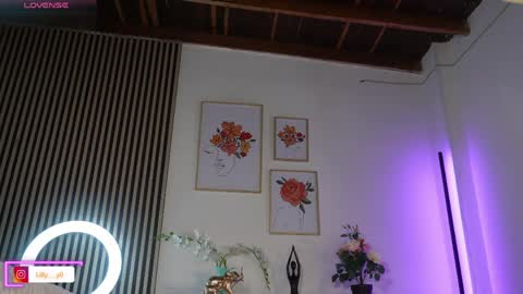 Sofia online show from April 2026 01:40:01 PM