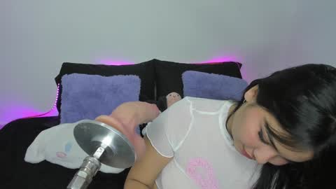 Lilly  online show from February 2025 03:44:01 AM
