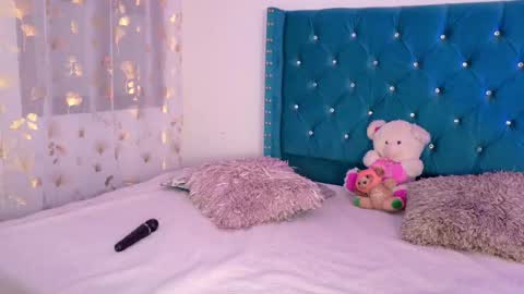 Snapshot of lilly_peach22 chatting on May 2026 04:07:02 AM Lilly Peach online show from May 2026 04:07:02 AM