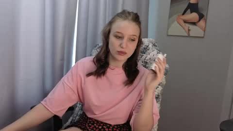 Snapshot of lillyfan_x chatting on May 2026 04:10:02 AM LillyFan X online show from May 2026 04:10:02 AM