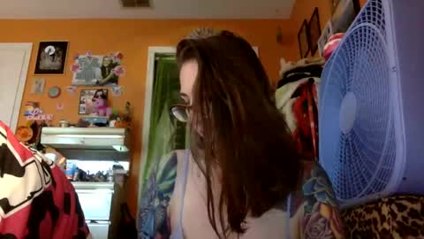 hi guys im back on here 3 online show from September 2025 10:31:01 PM