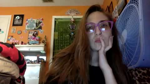 Snapshot of lillylushabae chatting on April 2026 09:49:02 PM hi guys im back on here 3 online show from April 2026 09:49:02 PM