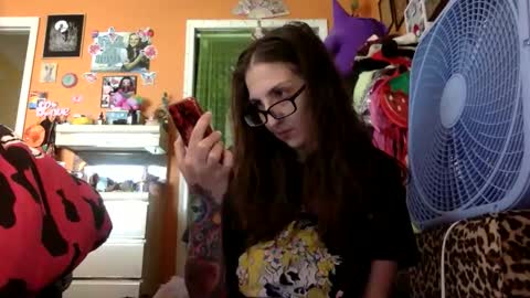 Snapshot of lillylushabae chatting on June 2026 07:06:02 PM hi guys im back on here 3 online show from June 2026 07:06:02 PM