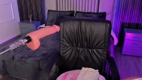 Lilly Ortiz online show from March 2025 04:24:01 PM