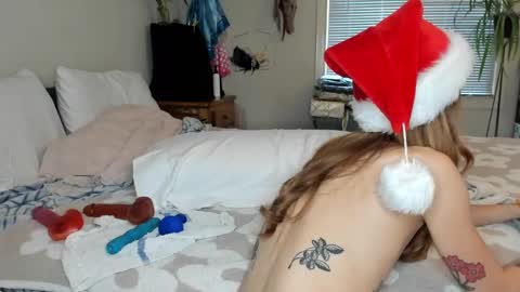 Snapshot of lilmamidaisy chatting on December 2024 09:08:01 PM Daisy Bby online show from December 2024 09:08:01 PM