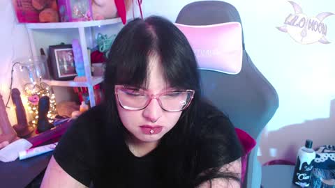 Snapshot of lilomoon69 chatting on December 2024 03:30:01 AM Lilo online show from December 2024 03:30:01 AM