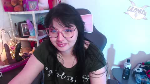 Snapshot of lilomoon69 chatting on December 2024 06:54:02 AM Lilo online show from December 2024 06:54:02 AM