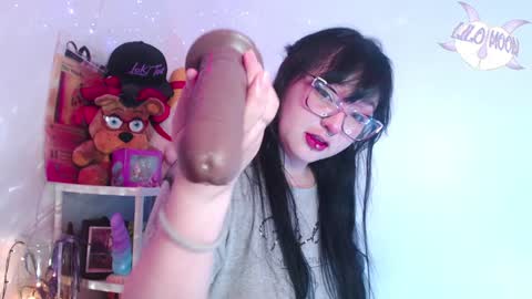 Snapshot of lilomoon69 chatting on December 2024 02:52:01 AM Lilo online show from December 2024 02:52:01 AM