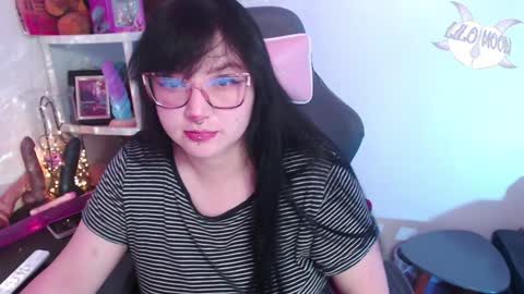 Snapshot of lilomoon69 chatting on December 2024 03:38:02 AM Lilo online show from December 2024 03:38:02 AM