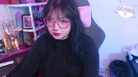 Snapshot of lilomoon69 chatting on January 2025 03:40:02 AM Lilo online show from January 2025 03:40:02 AM
