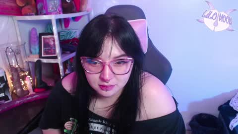 Snapshot of lilomoon69 chatting on January 2025 06:38:01 AM Lilo online show from January 2025 06:38:01 AM