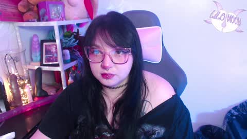 Snapshot of lilomoon69 chatting on January 2025 04:00:01 AM Lilo online show from January 2025 04:00:01 AM