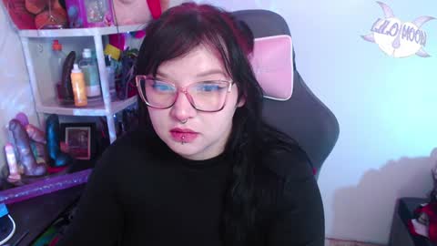 Snapshot of lilomoon69 chatting on January 2025 03:48:01 AM Lilo online show from January 2025 03:48:01 AM