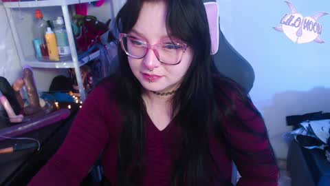 Snapshot of lilomoon69 chatting on January 2025 04:37:02 AM Lilo online show from January 2025 04:37:02 AM