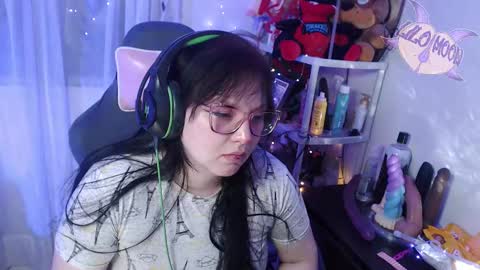 Snapshot of lilomoon69 chatting on March 2025 06:37:02 AM Lilo online show from March 2025 06:37:02 AM
