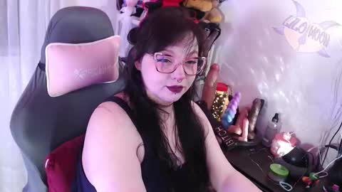 Snapshot of lilomoon69 chatting on September 2025 12:05:02 PM Lilo online show from September 2025 12:05:02 PM