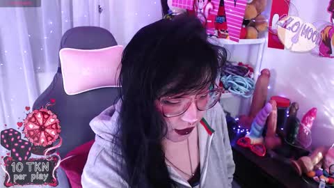 Snapshot of lilomoon69 chatting on February 2026 01:29:02 PM Lilo online show from February 2026 01:29:02 PM