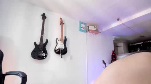 Caroline online show from December 2025 05:53:01 PM