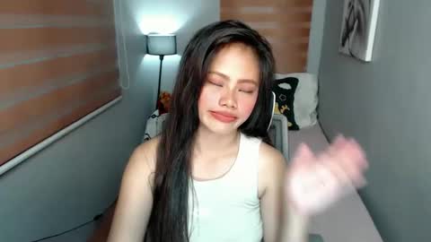 Snapshot of lilsweet_marie chatting on December 2024 05:06:02 AM Lilsweet marie online show from December 2024 05:06:02 AM