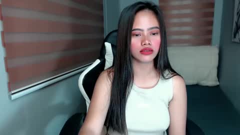 Snapshot of lilsweet_marie chatting on January 2025 07:50:01 AM Lilsweet marie online show from January 2025 07:50:01 AM