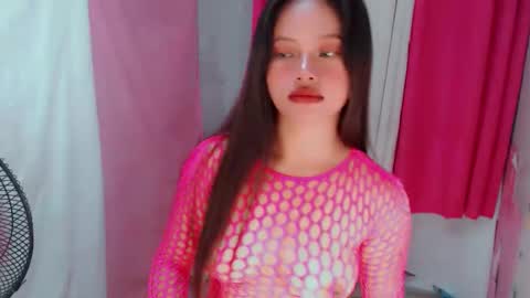 Snapshot of lilsweet_marie chatting on November 2025 10:10:02 PM Lilsweet marie online show from November 2025 10:10:02 PM