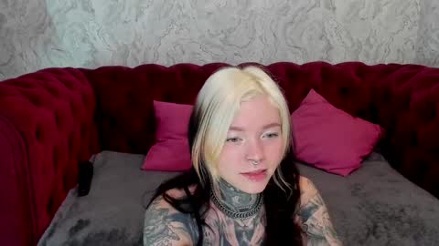 Little slave Kayden online show from January 2025 04:33:01 PM