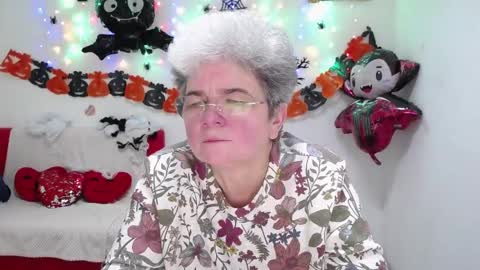 Snapshot of liluyanata chatting on October 2025 12:28:01 PM Lilu online show from October 2025 12:28:01 PM