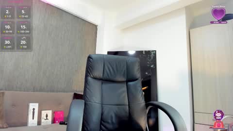 lily_cash1 online show from October 2025 07:14:02 PM