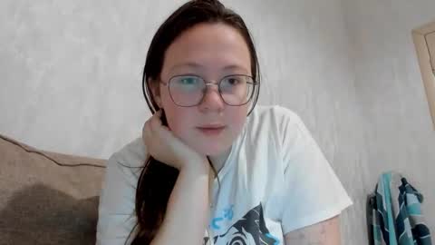 Snapshot of lily_cheys chatting on October 2025 07:36:01 PM Lily Chays online show from October 2025 07:36:01 PM