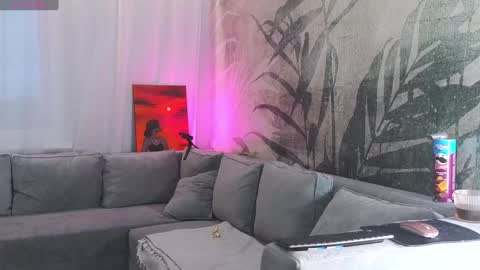 Lily online show from December 2024 01:13:01 PM