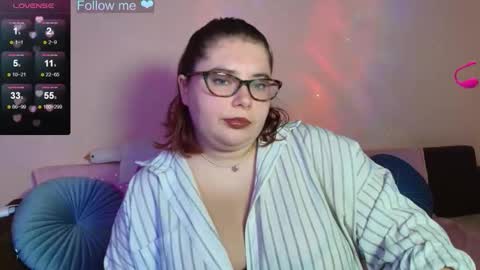 Elina  online show from October 2025 09:57:02 PM