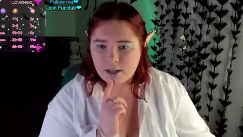 Elina  online show from October 2025 11:29:02 PM