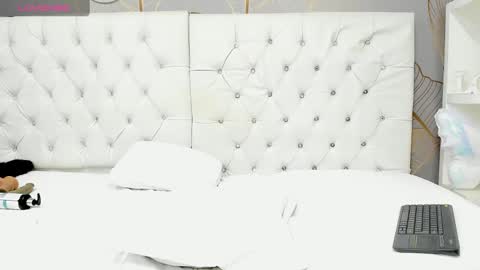 Lily online show from February 2025 07:41:02 PM