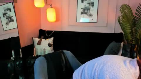 Lily online show from November 2025 07:38:02 AM