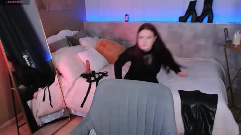 Lily online show from March 2026 01:58:02 PM