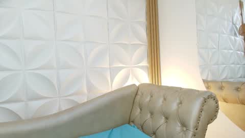 Lily Lauren online show from March 2026 02:16:01 PM