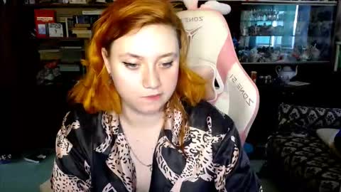 Snapshot of lily_shamy chatting on October 2025 05:06:01 AM Alice online show from October 2025 05:06:01 AM