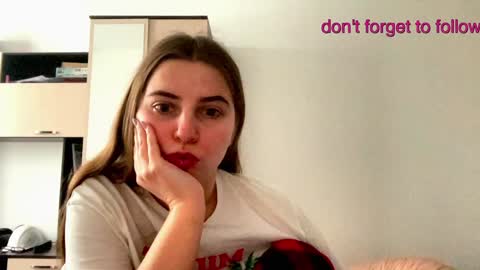 Snapshot of lily_smily chatting on December 2024 11:29:01 AM Lily online show from December 2024 11:29:01 AM