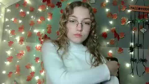 Snapshot of lily_tayberry chatting on October 2025 05:09:02 PM small lily online show from October 2025 05:09:02 PM