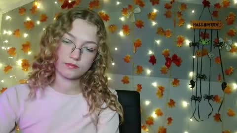 Snapshot of lily_tayberry chatting on October 2025 06:52:02 PM small lily online show from October 2025 06:52:02 PM