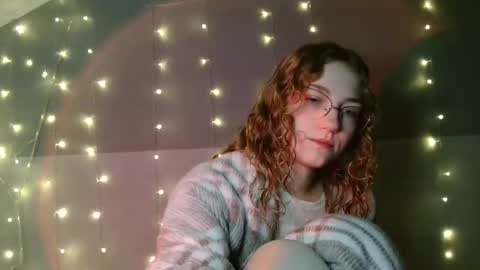 Snapshot of lily_tayberry chatting on November 2025 06:09:02 PM small lily online show from November 2025 06:09:02 PM