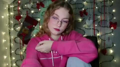 small lily online show from December 2025 06:13:02 PM