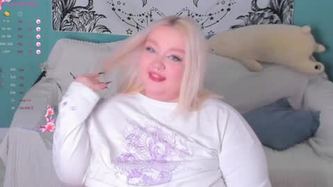 Snapshot of lilybelll chatting on December 2024 08:03:02 PM Lily online show from December 2024 08:03:02 PM