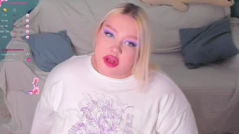 Snapshot of lilybelll chatting on January 2025 07:15:01 PM Lily online show from January 2025 07:15:01 PM